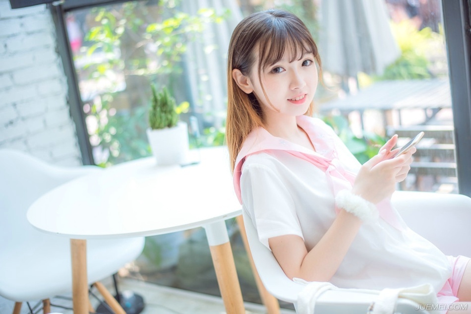 “他让你带上主力前往成都与他汇合。”邓贤苦笑道。